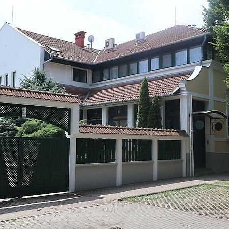 Hotel Szlovak Panzio à Bekescsaba Extérieur photo
