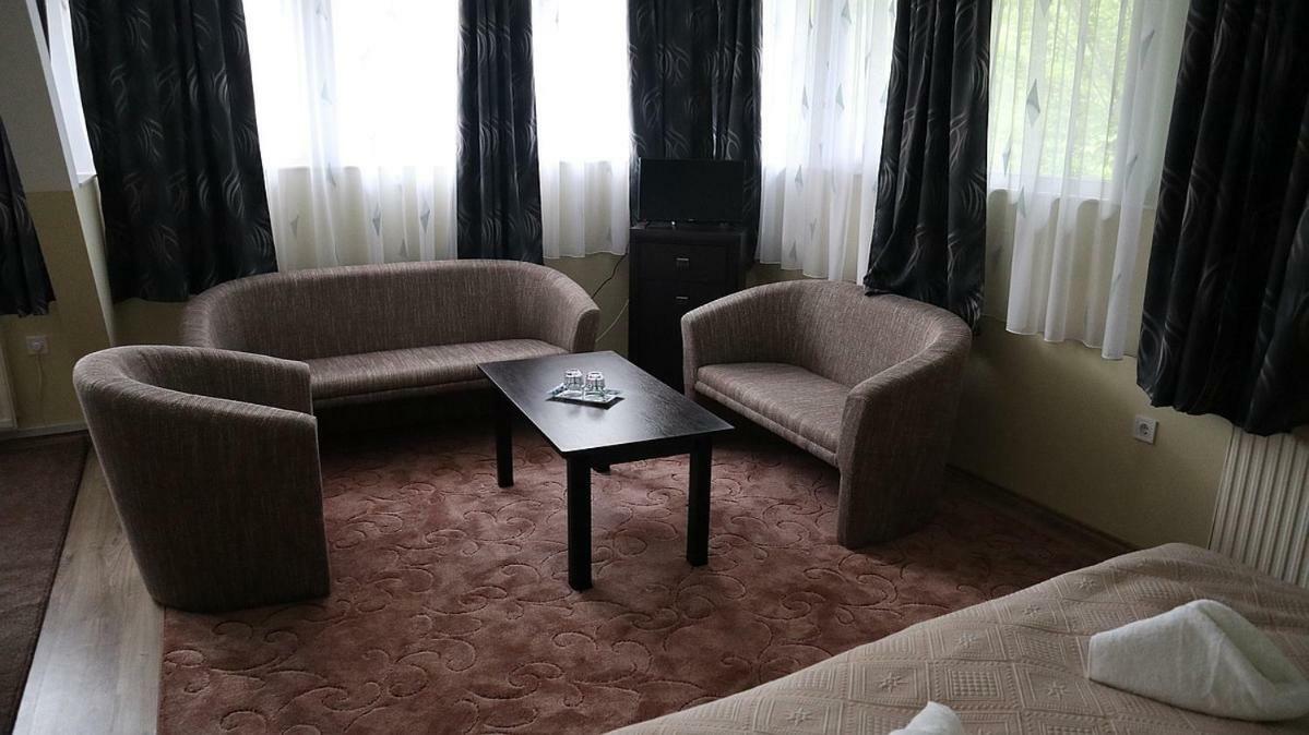 Hotel Szlovak Panzio à Bekescsaba Extérieur photo