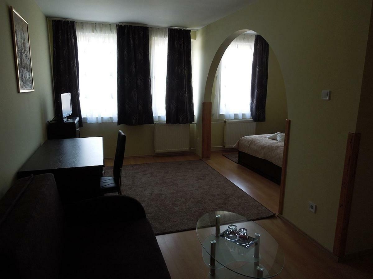 Hotel Szlovak Panzio à Bekescsaba Extérieur photo