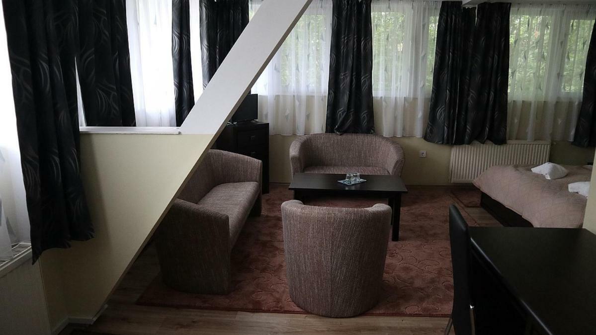 Hotel Szlovak Panzio à Bekescsaba Extérieur photo