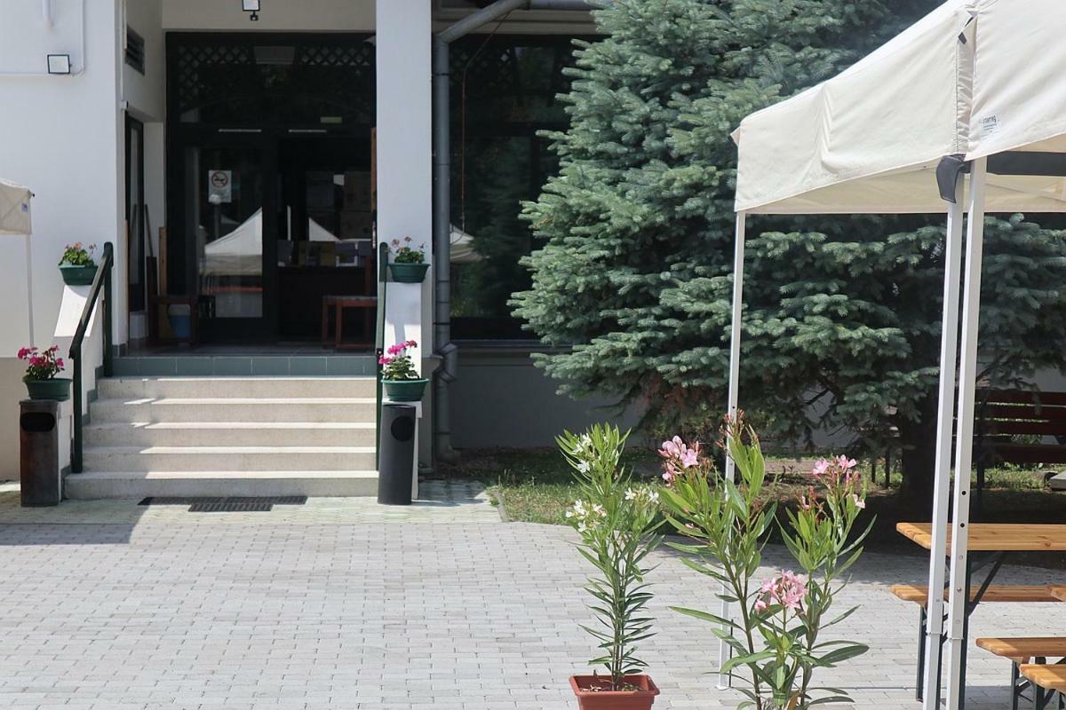 Hotel Szlovak Panzio à Bekescsaba Extérieur photo