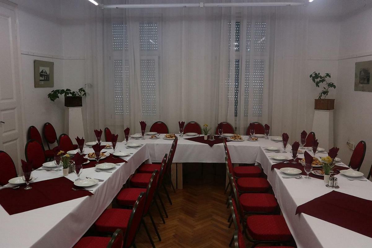 Hotel Szlovak Panzio à Bekescsaba Extérieur photo
